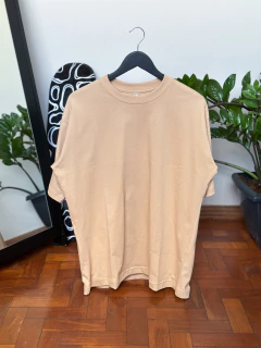 CAMISETA OVERSIZED LISA - BEGE