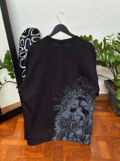 CAMISETA CHRONIC OVERSIZED BOX “JESUS” - comprar online