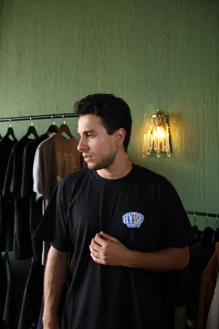 CAMISETA GARDEN - PRETO na internet