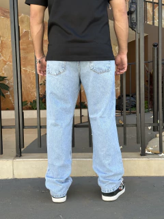 CALÇA RETA JEANS CLARA - comprar online