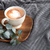 Frazada King Size Cemento Flannel Fleece Emboss con Textura Suave - Alcoyana - Nathan Home | Blanquería Premium