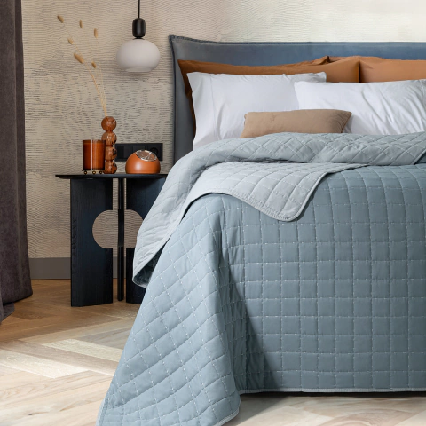 Cover 1 1/2 Plaza Matelaseado Bordado Premium Cielo - Alcoyana