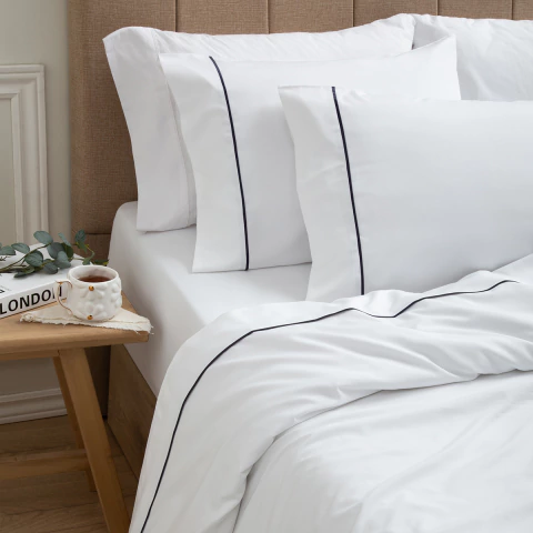 Juego de Sábanas Queen Size 600 H Vivo de Satén y Tacto Suave Blanco - Alcoyana - comprar online