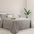 Cubrecama gris Set Zenon 1 1/2 Plazas sobre cama