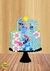 Topo de bolo decorado com personagens do Stitch, flores e nomes 