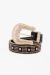 Cinto feminino country em PU ajustável com aplicações de strass e fivela arredondada em metal zamak trabalhado.