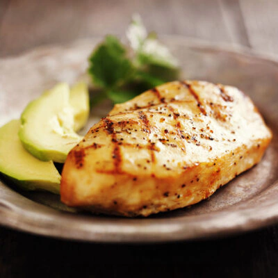 FILÉ FRANGO GRELHADO COM ERVAS FINAS