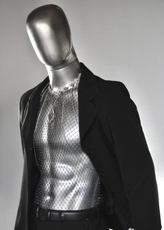 Blusa de Brilhantes com Colar de Cristais e Body Chain de Strass + Broche - comprar online