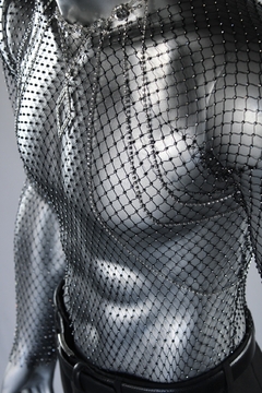 Camisa manga longa de Brilhantes com Colar de Cristais e Body Chain de Strass + Broche. - Harness e Acessórios