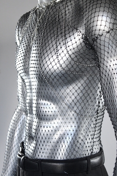Camisa manga longa de Brilhantes com Colar de Cristais e Body Chain de Strass + Broche. - comprar online