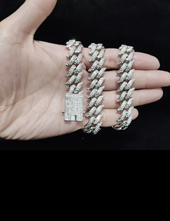 Colar Cravejado de Cristais - Harness e Acessórios