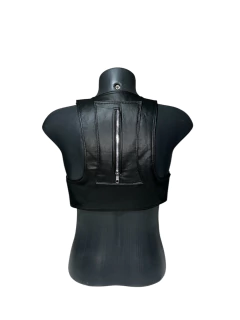 Colete com correntes na internet