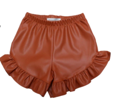Short de cuerina camel