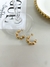 Argola esferas dourado - comprar online