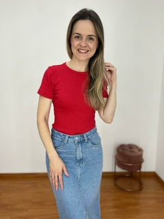 Blusa básica essencial