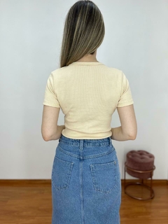 Blusa básica essencial - loja online