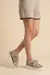 SANDALIA ABROJOS Y CORDONES BEIGE (BRENDA)