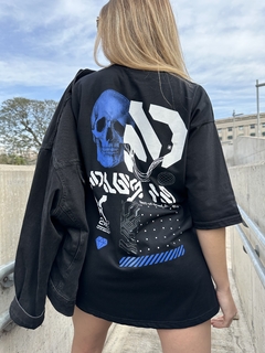 Remera Oversize AMNESIA en internet