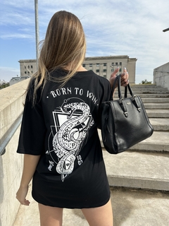 Remera Oversize BORN TO WIN
