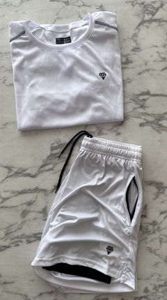 Set Maximus (Short c/calza + Remera dryfit) en internet
