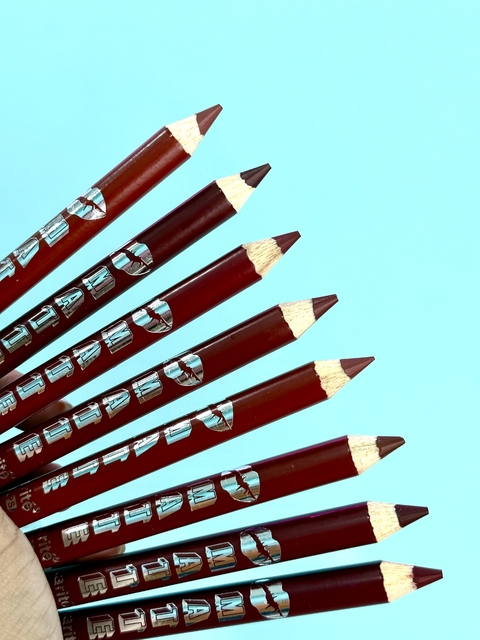 Delineadores de labios marrones Matte Karité