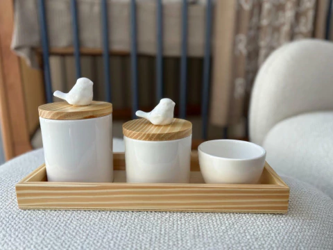 Kit de Higiene Pássaro PP Tampa e Caixa Madeira Detalhes 4 Peças