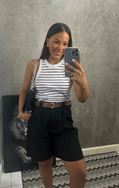 Bermuda Alfaiataria Karina Preto na internet