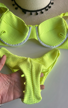 Conjunto VERDE FLUORESCENTE - loja online