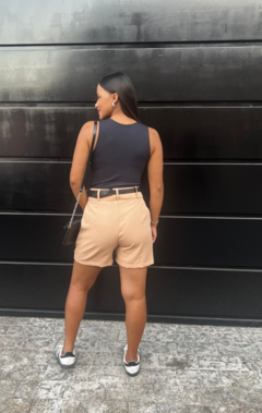 SHORT ALFAIATARIA NUDE VIVIAN na internet