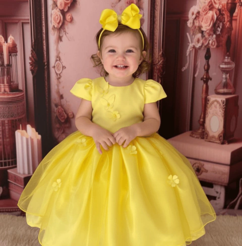 Vestido de festa organza amarelo, detalhes com borboletas - comprar online