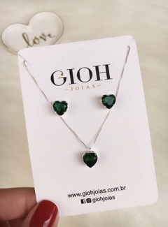 Conjunto de Coração com Zircônia Verde Esmeralda em Prata 925