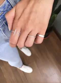 Anel de Dedinho Chapinha Liso de Prata 925 na internet