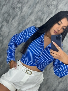 Cropped camisa Bea na internet