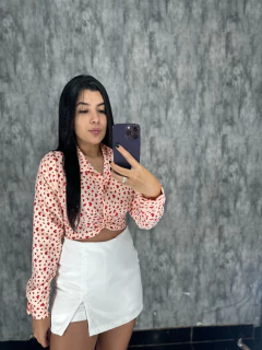 Cropped Camisa Bea na internet