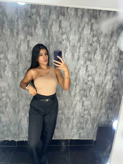 Cropped Paola na internet