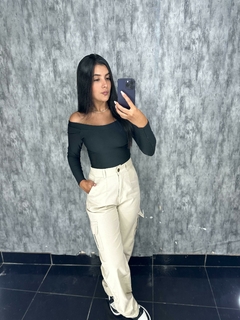 cropped ambre na internet