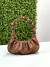 Bolsa meia lua nuvem — alça de ombro pregueada - Boutique Belles
