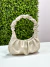 Bolsa meia lua nuvem — alça de ombro pregueada - Boutique Belles
