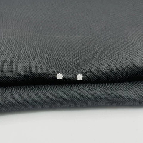 Brinco ponto de luz zircônia quadrado em prata 925