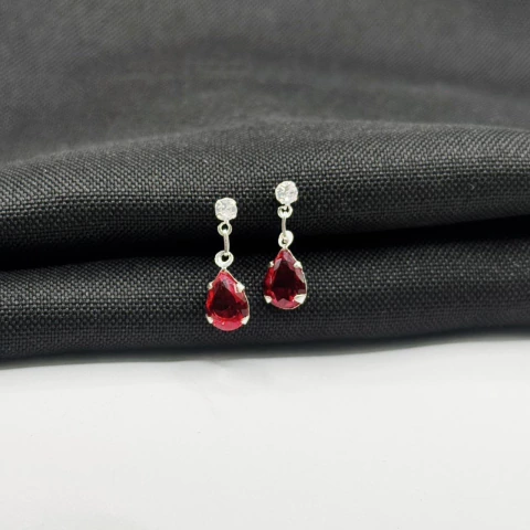 Brinco Zircônia Vermelho em Prata 925