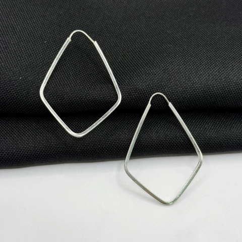 Brinco argola balão em prata 925