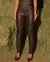 Calça Feminina Skinny Intermediária de Material Sintético com Pala Curva - BE GRINGA
