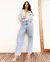 Calça Jeans Straight Feminina Cintura Alta com Aplicação