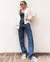 Calça Jeans Feminina Reta Cintura Alta com Detalhe de Costura - comprar online