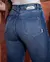 Calça Jeans Flare Feminina com Bolso Relogio Diferenciado na internet