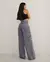 Calça Jeans Wide Leg Feminina Relaxed Cargo Cinza na internet