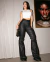 CALÇA MATERIAL SINTÉTICO FLARE FEMININA CINTURA MÉDIA BÁSICA