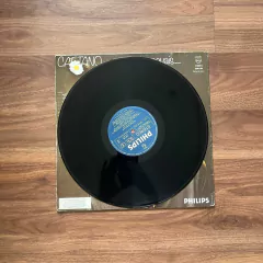 LP Caetano Veloso – Muitos Carnavais na internet