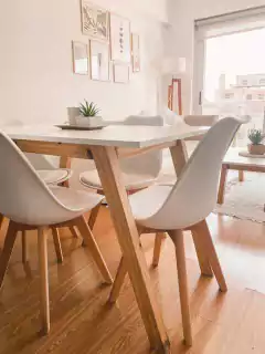 Juego comedor Mesa 140 + 4 sillas Tulip Blanco o Negro