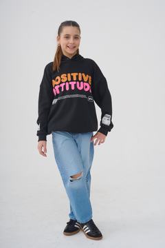 BUZO RUSTICO POSITIVE CON ESTAMPA DELANTERA Y MANGAS NEGRO - comprar online